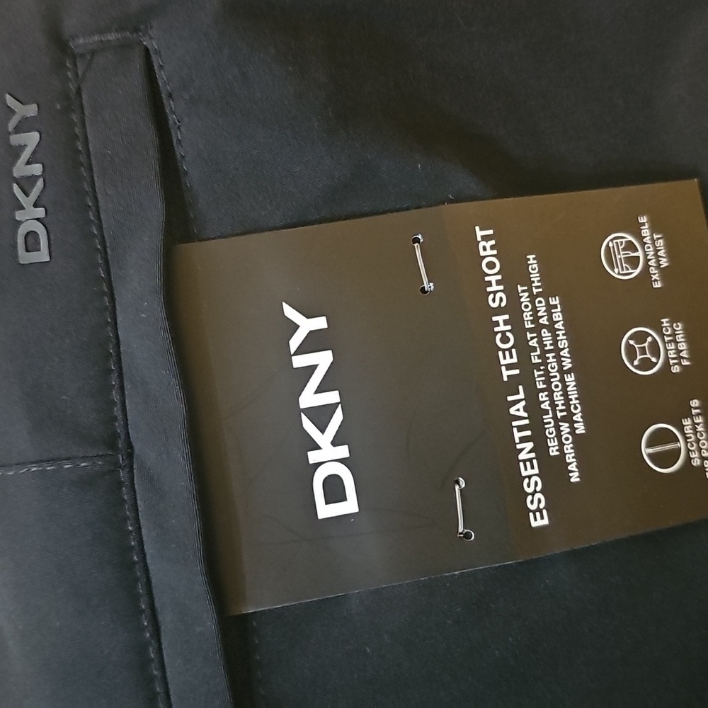 DKNY Essential Tech Men's Black Shorts, Size 36 - Picture 6 of 6